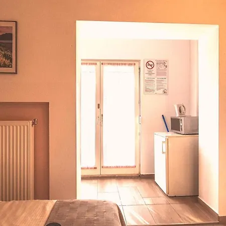 Aqua Haz Panzio 4 J Homestay Balatonfured